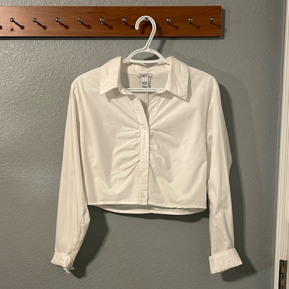 NWOT RUE21 Cropped White Cotton Button Up Blouse